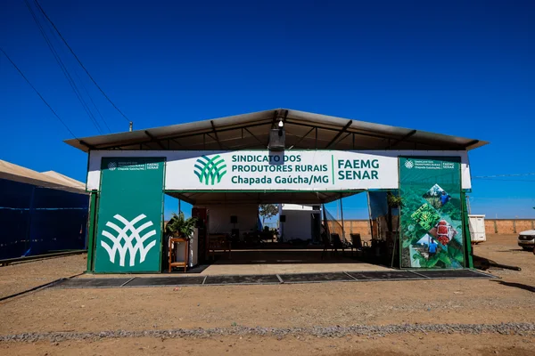 Governo de Minas regulariza títulos de propriedade rural e entrega kits de irrigação no Norte do estado