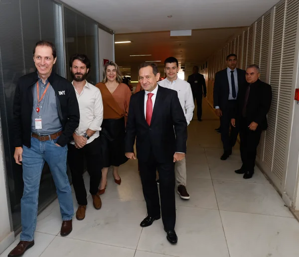 Governador em exercício participa do lançamento da cartilha sobre Fóruns Digitais