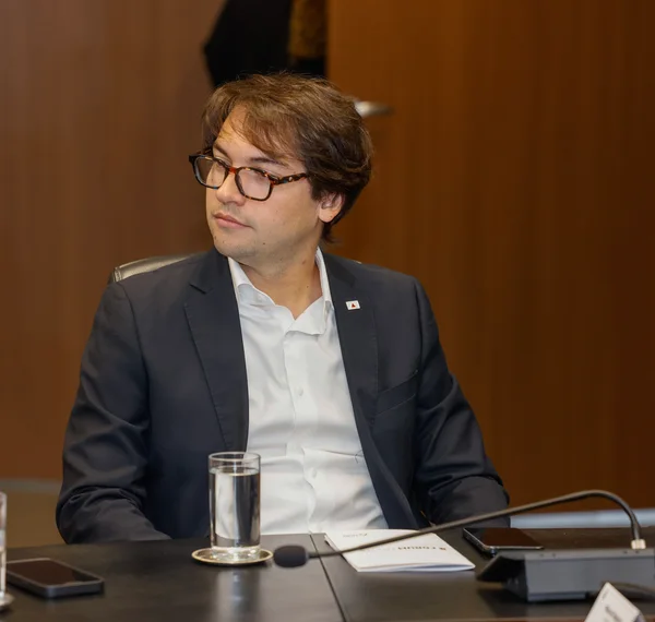 Governador em exercício participa do lançamento da cartilha sobre Fóruns Digitais