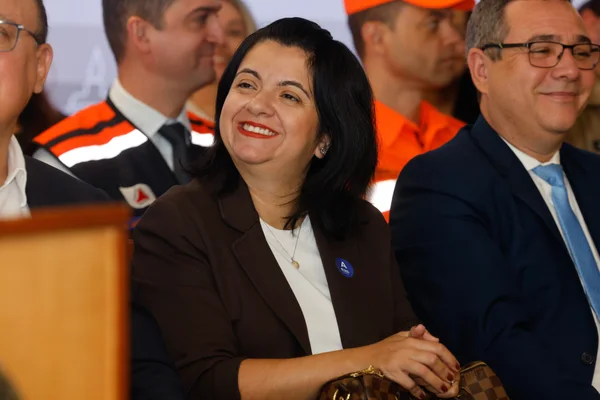 Governador empossa novo secretário de Educação de Minas Gerais