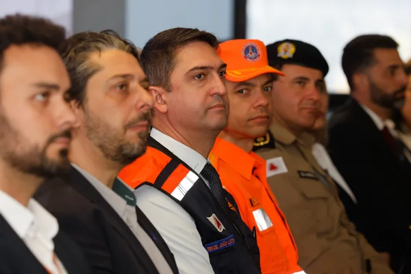 Governador empossa novo secretário de Educação de Minas Gerais
