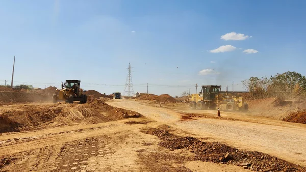 Obras de pavimentação da MG-060