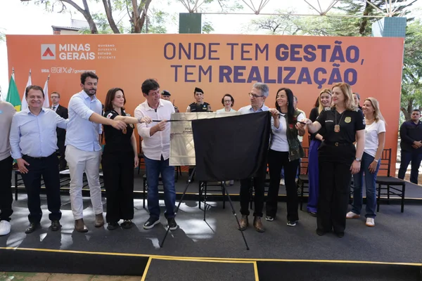 Governo de Minas entrega nova sede da delegacia de atendimento à mulher em Ibirité