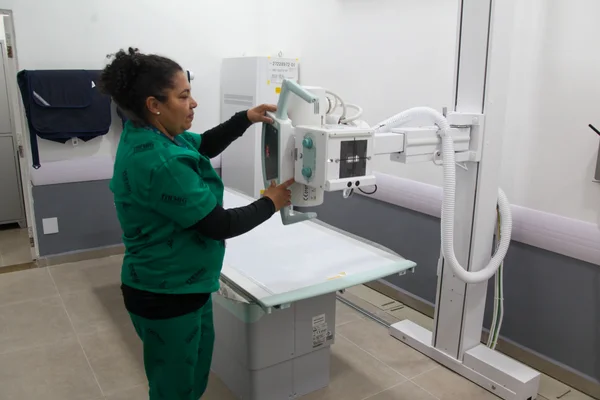 Fhemig inaugura equipamento de raios-X digital e amplia oferta de exames à população na Casa de Saúde Santa Izabel, em Betim