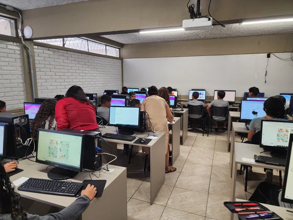 Escola Estadual Bolivar Tinoco Mineiro, em Belo Horizonte