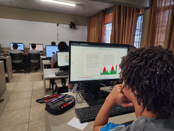 Escola Estadual Bolivar Tinoco Mineiro, em Belo Horizonte