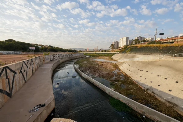 Governo de Minas entrega bacia de contenção para reforçar combate a enchentes em Belo Horizonte e Contagem