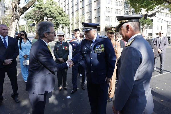 Governador acompanha desfile cívico-militar de 7 de setembro