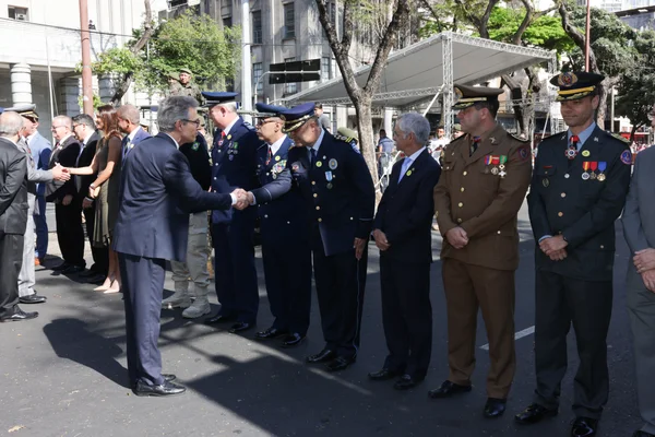 Governador acompanha desfile cívico-militar de 7 de setembro