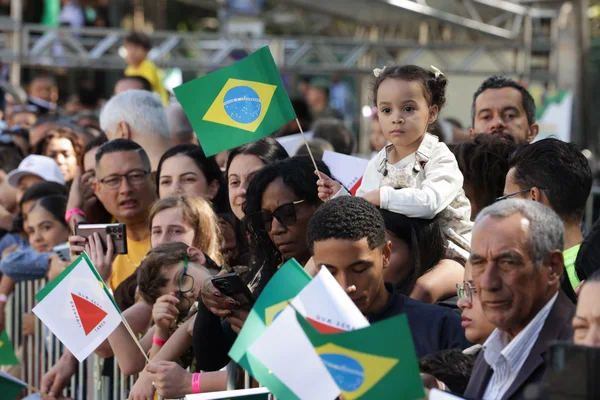 Governador acompanha desfile cívico-militar de 7 de setembro