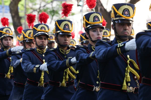 Governador acompanha desfile cívico-militar de 7 de setembro