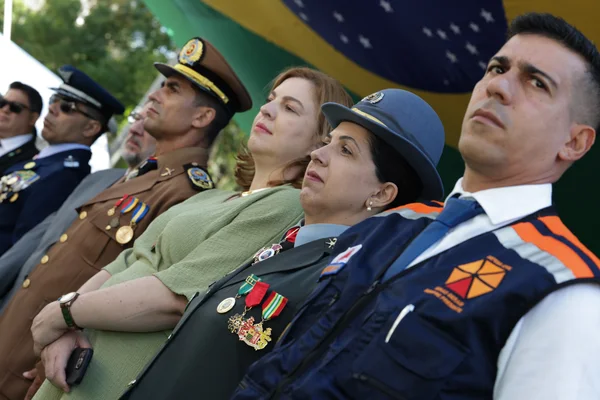 Governador acompanha desfile cívico-militar de 7 de setembro