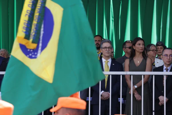 Governador acompanha desfile cívico-militar de 7 de setembro