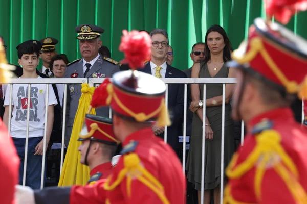 Governador acompanha desfile cívico-militar de 7 de setembro