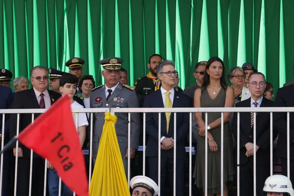 Governador acompanha desfile cívico-militar de 7 de setembro