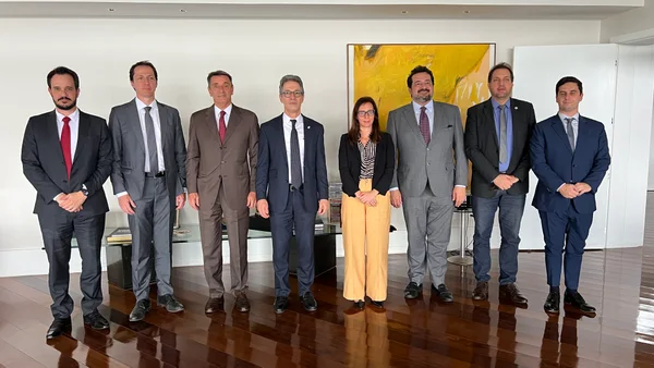 Governo de Minas discute nova missão à Europa durante reunião com embaixador da Itália