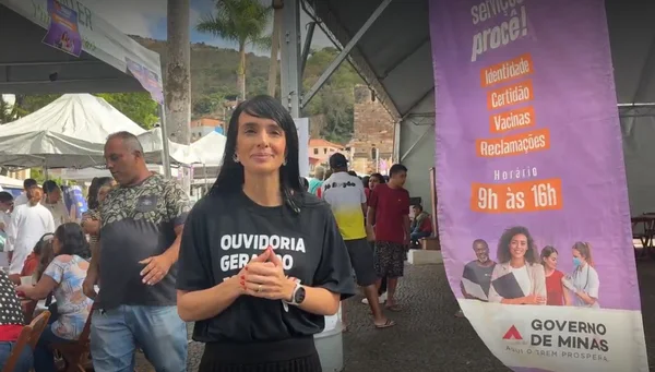 A ouvidora-geral do Estado, Gabriela Siqueira, no Mutirão Cidadão em Sabará