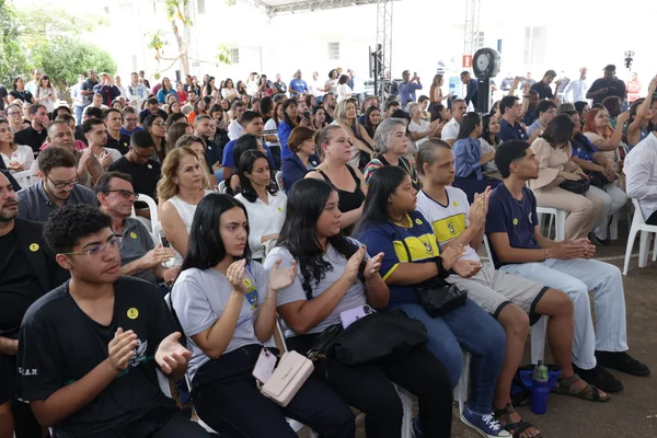 Governo de Minas realiza entregas da Educação em Sabará