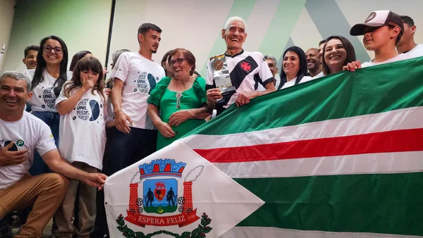Concursos de café triplicam valor de grãos premiados e transformam a renda de famílias em Minas Gerais