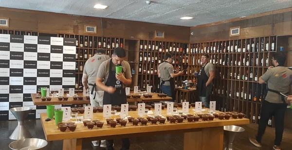 Etapa final do Concurso de Qualidade dos Cafés de Minas Gerais, em 2024