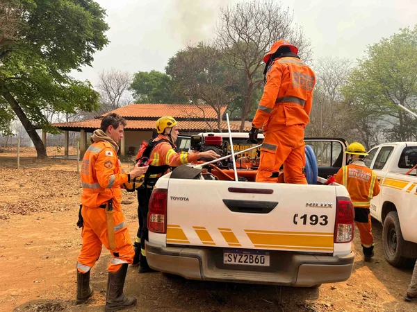 João Pinheiro recebe reforço do Corpo de Bombeiros com viaturas e militares no combate a incêndios em áreas rurais