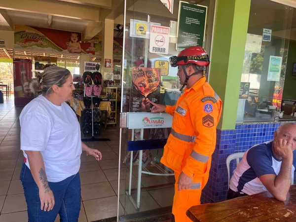 João Pinheiro recebe reforço do Corpo de Bombeiros com viaturas e militares no combate a incêndios em áreas rurais
