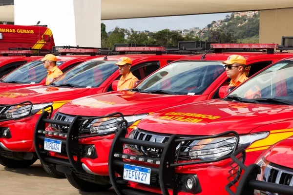 Governo de Minas entrega 18 novas viaturas ao Corpo de Bombeiros para reforçar atendimento operacional