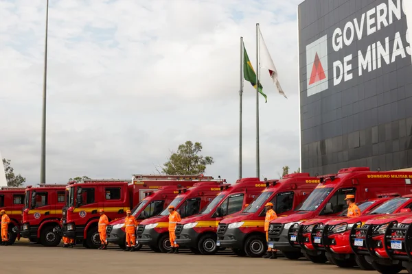 Governo de Minas entrega 18 novas viaturas ao Corpo de Bombeiros para reforçar atendimento operacional