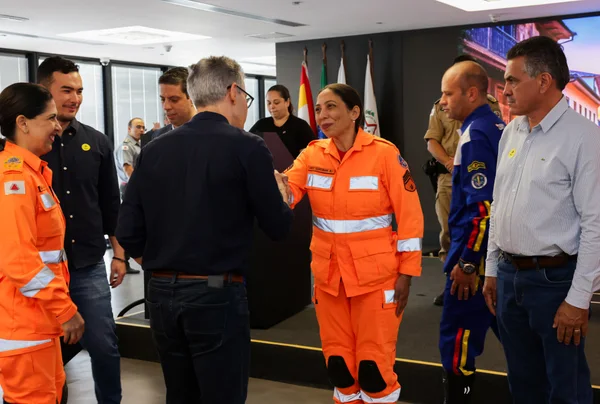 Governo de Minas entrega 18 novas viaturas ao Corpo de Bombeiros para reforçar atendimento operacional