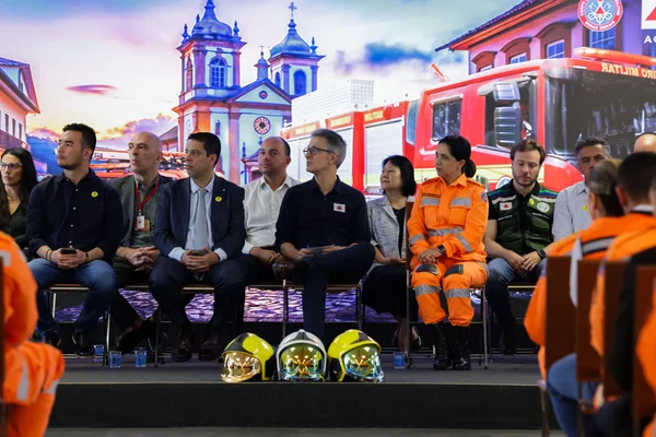 Governo de Minas entrega 18 novas viaturas ao Corpo de Bombeiros para reforçar atendimento operacional