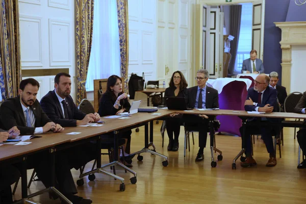 Em primeiro dia de missão internacional à Europa, governador se reúne com empresários, embaixadores e possíveis investidores