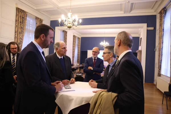Em primeiro dia de missão internacional à Europa, governador se reúne com empresários, embaixadores e possíveis investidores