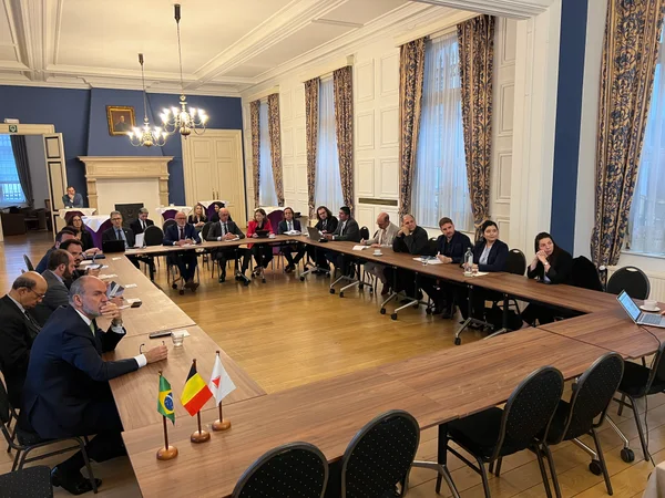 Em primeiro dia de missão internacional à Europa, governador se reúne com empresários, embaixadores e possíveis investidores