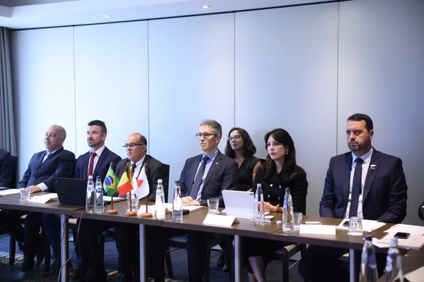 Em primeiro dia de missão internacional à Europa, governador se reúne com empresários, embaixadores e possíveis investidores