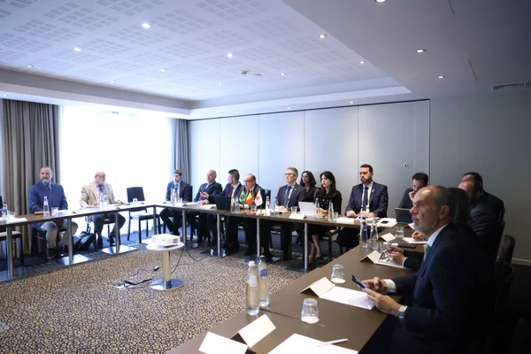 Em primeiro dia de missão internacional à Europa, governador se reúne com empresários, embaixadores e possíveis investidores