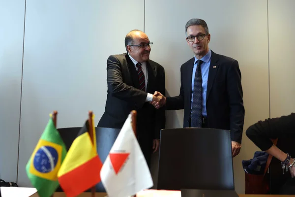 Em primeiro dia de missão internacional à Europa, governador se reúne com empresários, embaixadores e possíveis investidores