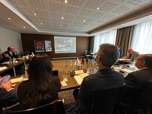 Em primeiro dia de missão internacional à Europa, governador se reúne com empresários, embaixadores e possíveis investidores