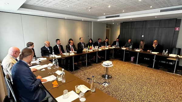Em primeiro dia de missão internacional à Europa, governador se reúne com empresários, embaixadores e possíveis investidores