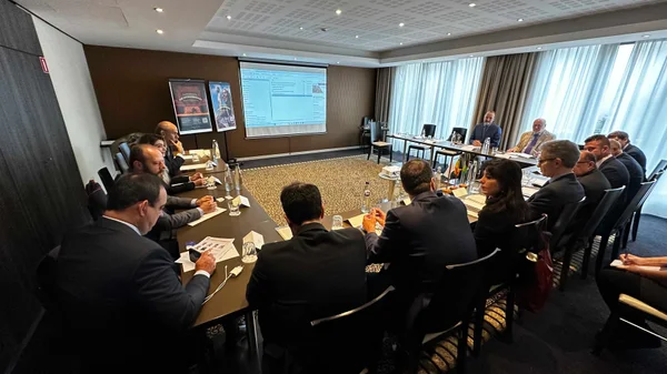 Em primeiro dia de missão internacional à Europa, governador se reúne com empresários, embaixadores e possíveis investidores