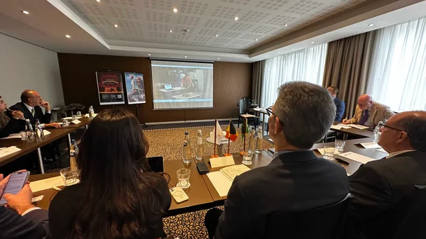 Em primeiro dia de missão internacional à Europa, governador se reúne com empresários, embaixadores e possíveis investidores