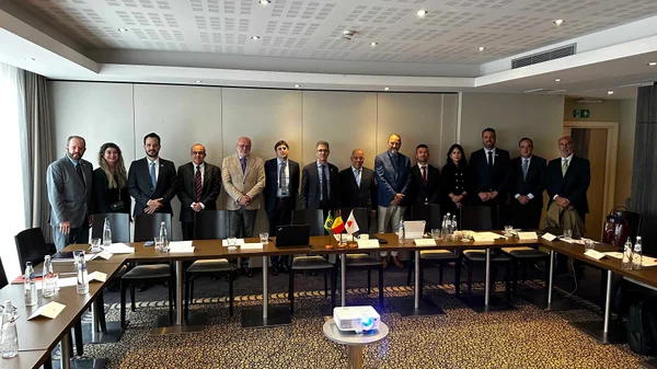 Em primeiro dia de missão internacional à Europa, governador se reúne com empresários, embaixadores e possíveis investidores