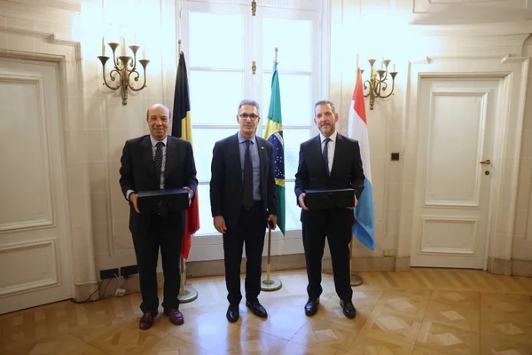 Em primeiro dia de missão internacional à Europa, governador se reúne com empresários, embaixadores e possíveis investidores