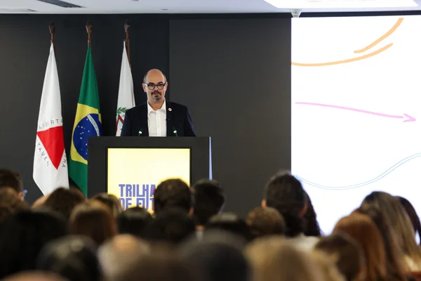 Governo de Minas anuncia Trilhas de Futuro – Jovens e Adultos para ampliar acesso à educação e qualificação profissional