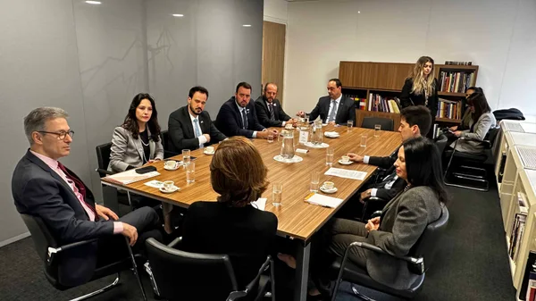 Na Europa, delegação do Estado discute ações voltadas à valorização do patrimônio cultural e natural de Minas Gerais e realiza reuniões bilaterais