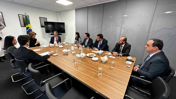 Na Europa, delegação do Estado discute ações voltadas à valorização do patrimônio cultural e natural de Minas Gerais e realiza reuniões bilaterais