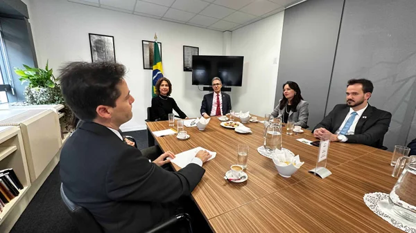 Na Europa, delegação do Estado discute ações voltadas à valorização do patrimônio cultural e natural de Minas Gerais e realiza reuniões bilaterais