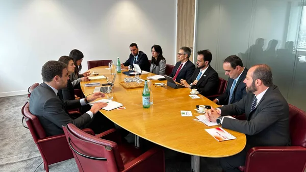 Na Europa, delegação do Estado discute ações voltadas à valorização do patrimônio cultural e natural de Minas Gerais e realiza reuniões bilaterais