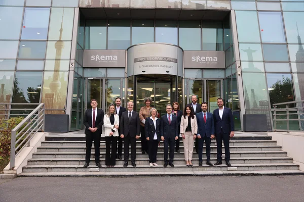 Em Paris, Governo de Minas estreita laços com universidade de negócios que deve ampliar atuação em Belo Horizonte