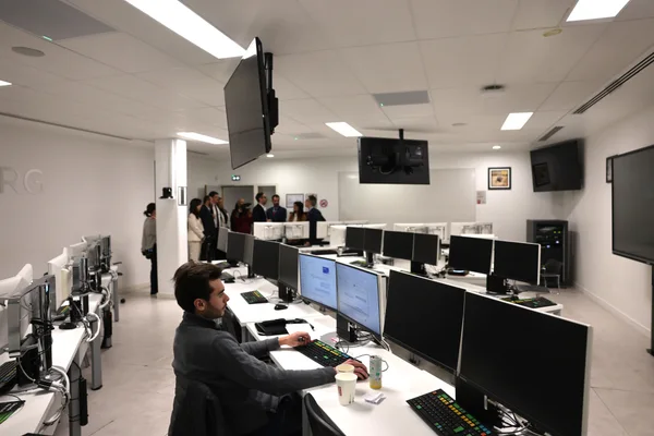 Em Paris, Governo de Minas estreita laços com universidade de negócios que deve ampliar atuação em Belo Horizonte