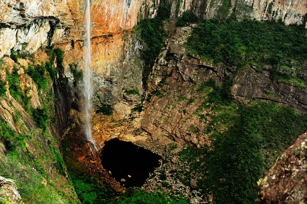 Cachoeira do Tabuleiro na Serra do Espinhaço, no município de Conceição do Mato Dentro.
